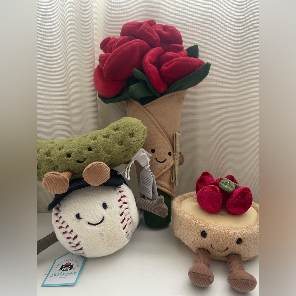 Jellycat Amuseables Pickle
